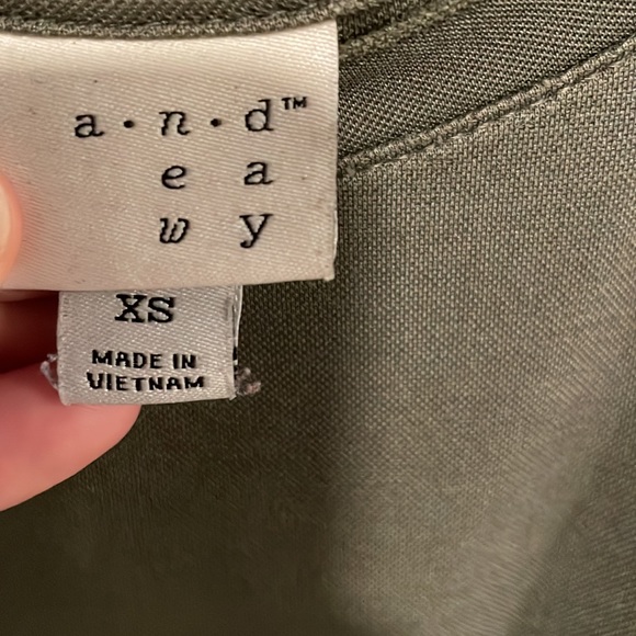 a new day olive army green xs womens tee short sleeve shirt wrinkle free 🌁 - Picture 3 of 7